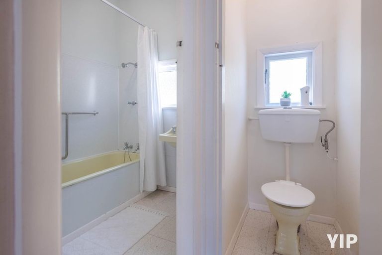 Photo of property in 18 Hinau Street, Tawa, Wellington, 5028