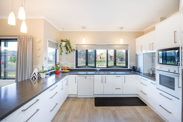 Photo of property in 29 Clearview Drive, Milson, Palmerston North, 4414