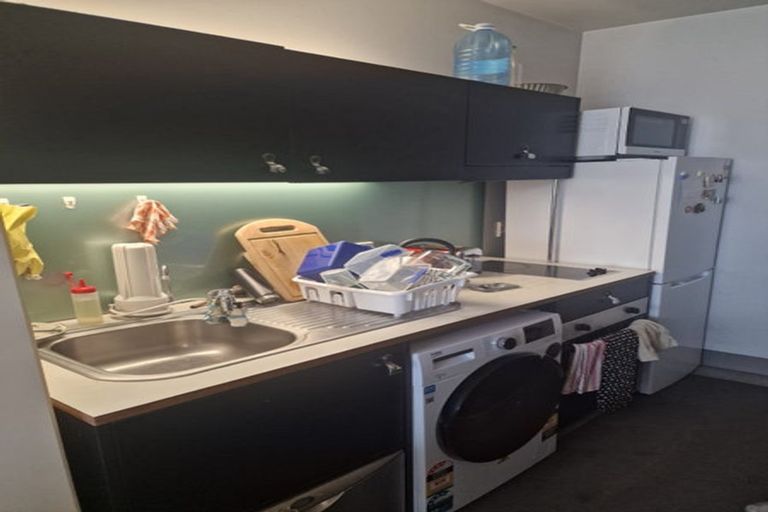 Photo of property in Urbane Apartments, 18/29 Webb Street, Mount Cook, Wellington, 6011
