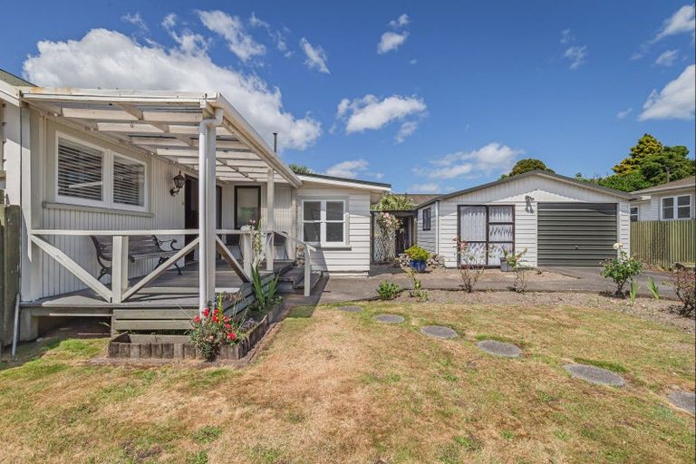 Photo of property in 16 Seddon Street, Levin, 5510