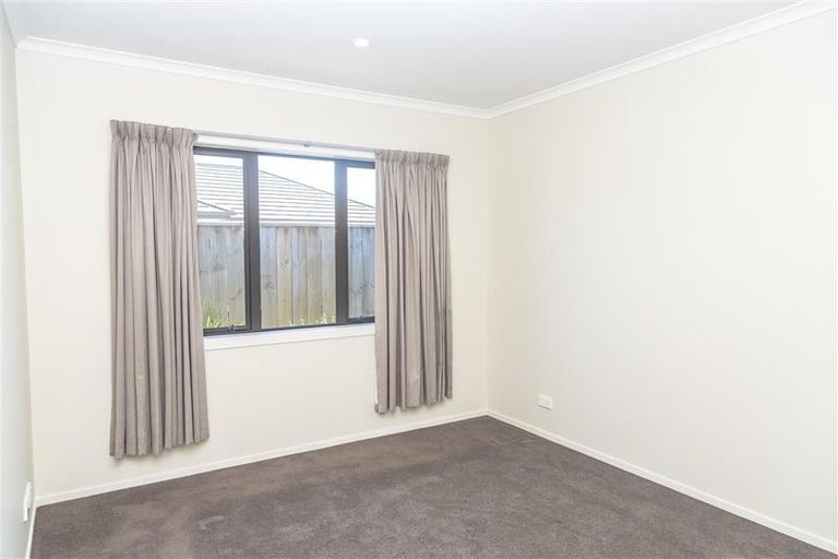Photo of property in 11 Feist Street, Carterton, 5713