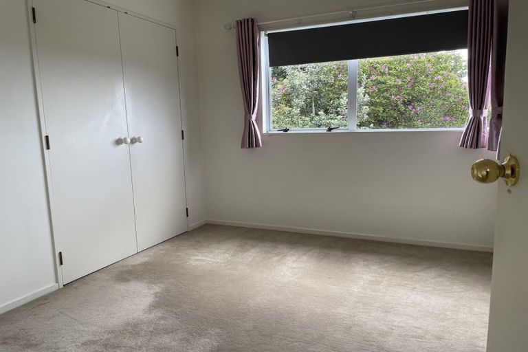 Photo of property in 2/17 Kells Place, Botany Downs, Auckland, 2010