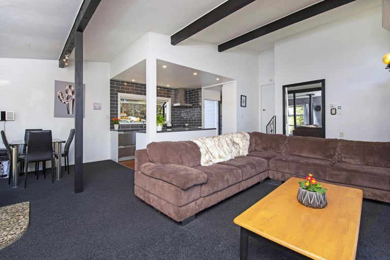 Photo of property in 173 Gossamer Drive, Pakuranga Heights, Auckland, 2010