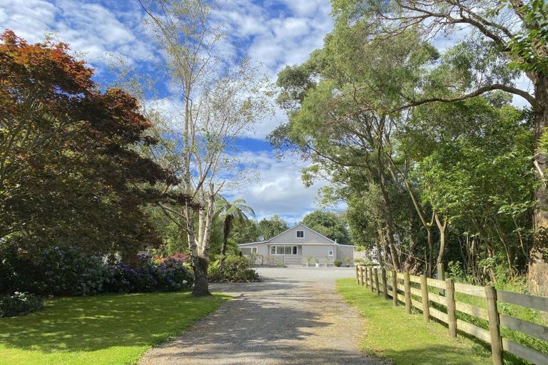 Photo of property in 15 Gleeson Road, Manakau, Levin, 5573