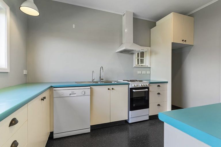 Photo of property in 57 Parkhill Road, Mellons Bay, Auckland, 2014