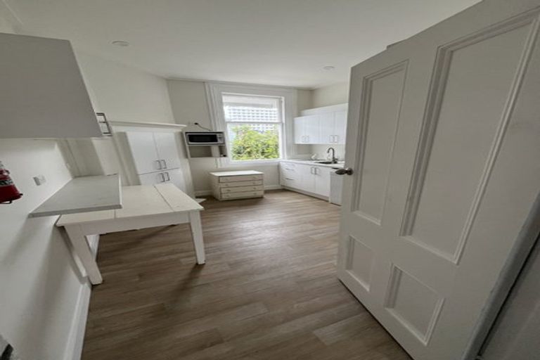 Photo of property in 31 Hobson Crescent, Thorndon, Wellington, 6011