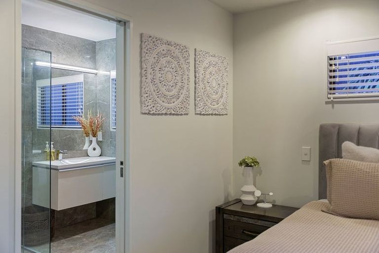 Photo of property in 37 Realm Drive, Paraparaumu, 5032