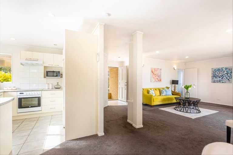 Photo of property in 55 Kingdale Road, Henderson, Auckland, 0610