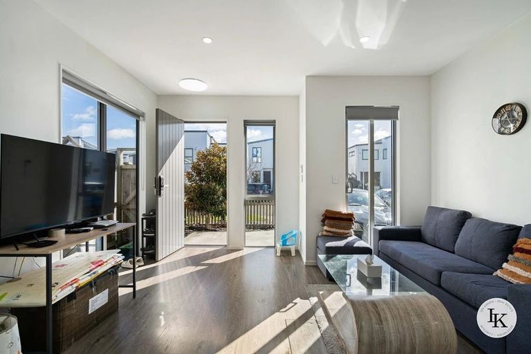 Photo of property in 44 Tumu Road, Papakura, 2110