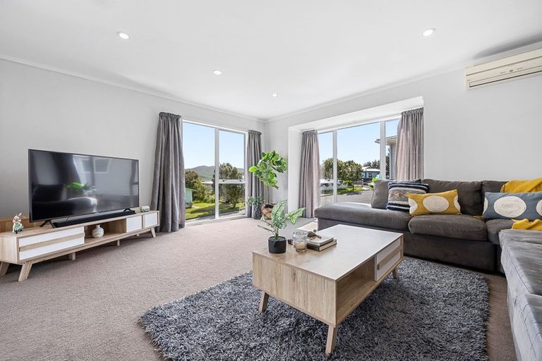 Photo of property in 16 Kaitangata Crescent, Kelson, Lower Hutt, 5010