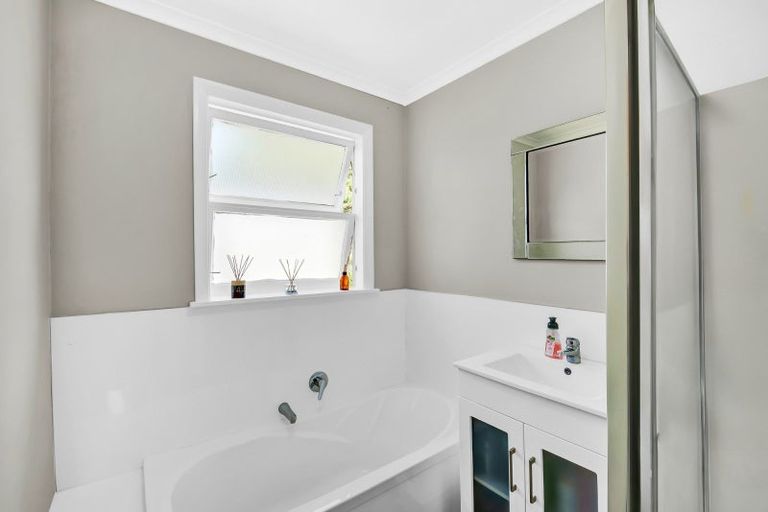 Photo of property in 2 Bowen Street, Levin, 5510