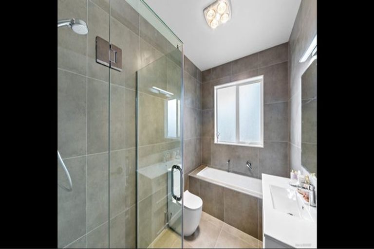 Photo of property in 962 Kahikatea Flat Road, Waitoki, Kaukapakapa, 0871