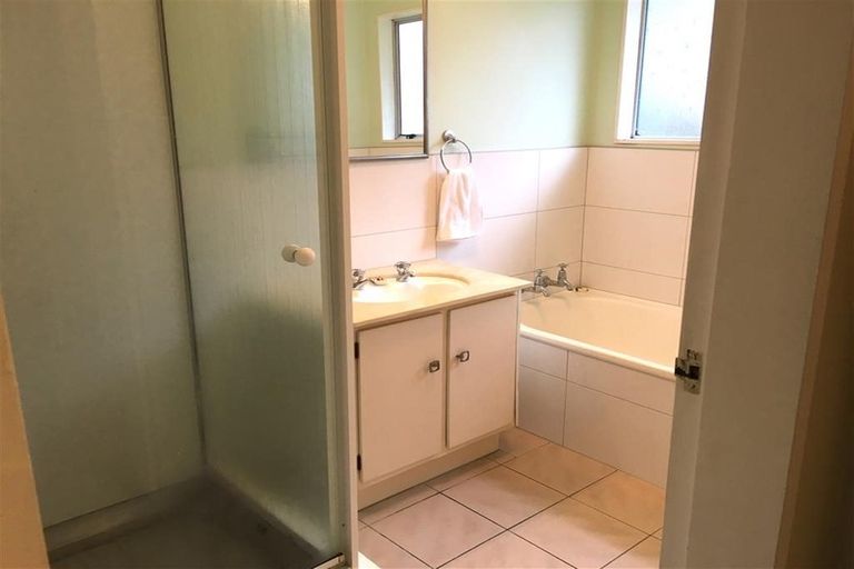 Photo of property in 8 He Awa Crescent, Waikanae, 5036