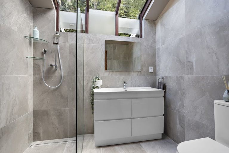 Photo of property in 47 Rimu Road, Oratia, Auckland, 0604