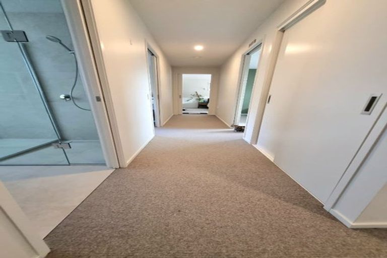 Photo of property in 19 Joseph Kokich Avenue, Swanson, Auckland, 0614