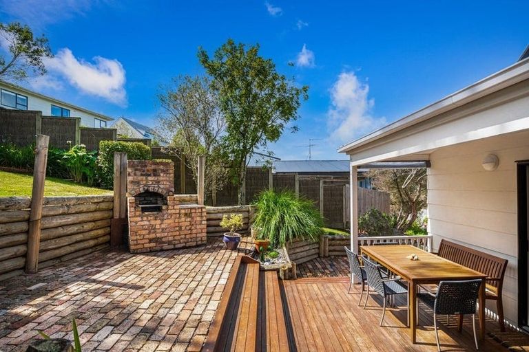 Photo of property in 2/32 Palliser Lane, Browns Bay, Auckland, 0630