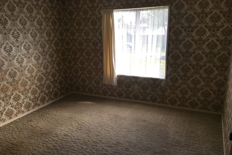 Photo of property in 37 Oakfield Crescent, Pukete, Hamilton, 3200