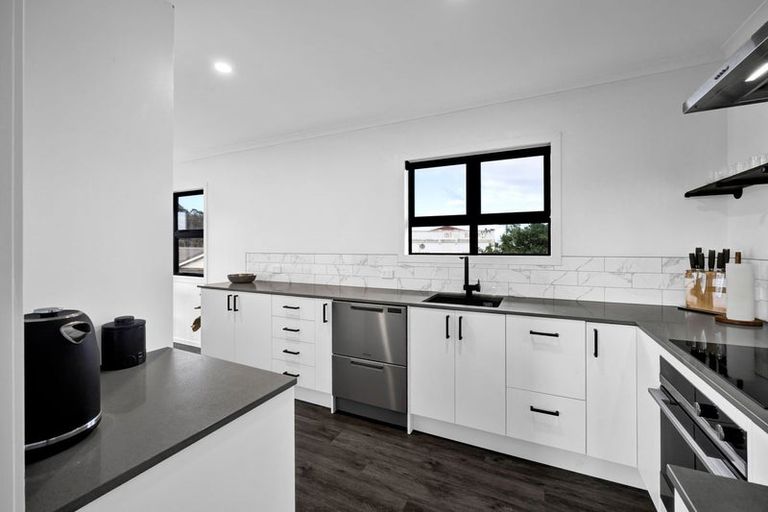 Photo of property in 35 Collins Street, Hawera, 4610