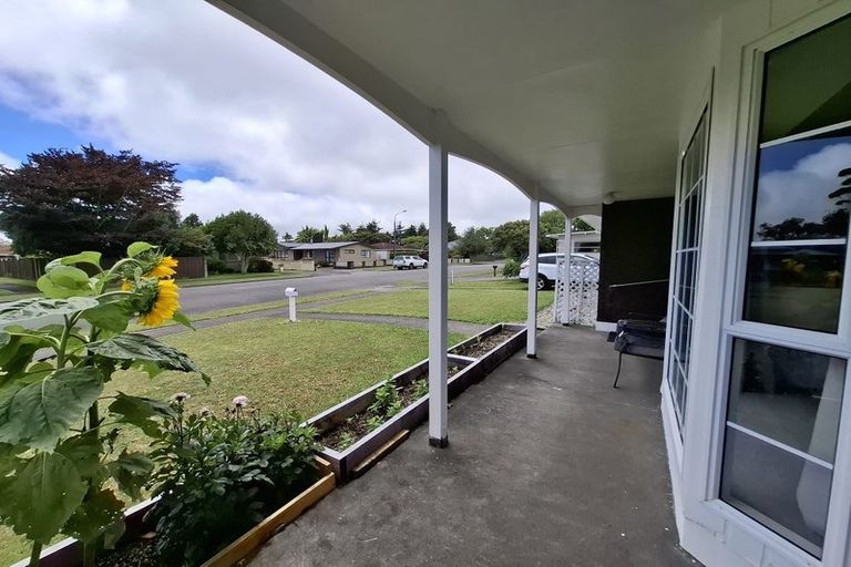 Photo of property in 42 Branch Road, Highlands Park, New Plymouth, 4312