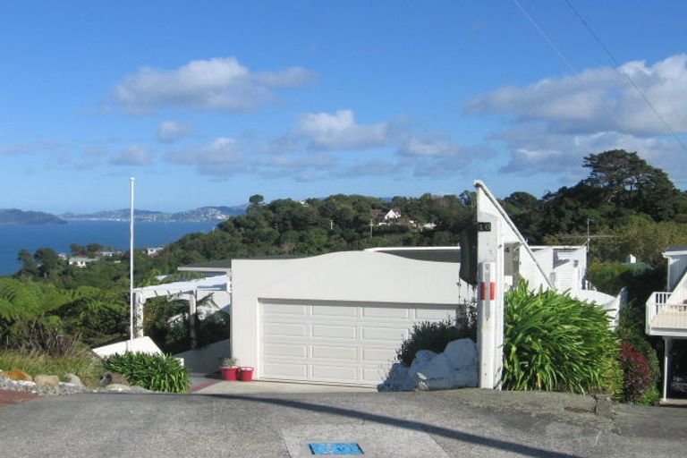 Photo of property in 16 Te Whiti Grove, Korokoro, Lower Hutt, 5012