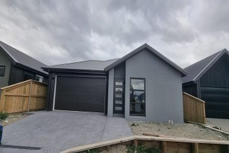 Photo of property in 8 Cheviot Street, Jacks Point, 9371