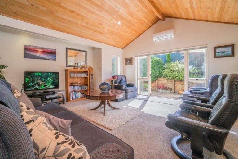 Photo of property in 21 Chieftain Rise, Goodwood Heights, Auckland, 2105