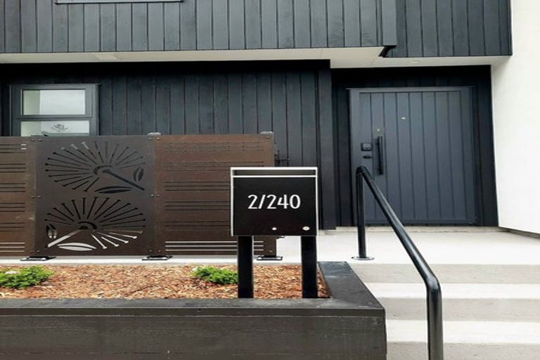 Photo of property in 2/240 Stokes Valley Road, Stokes Valley, Lower Hutt, 5019