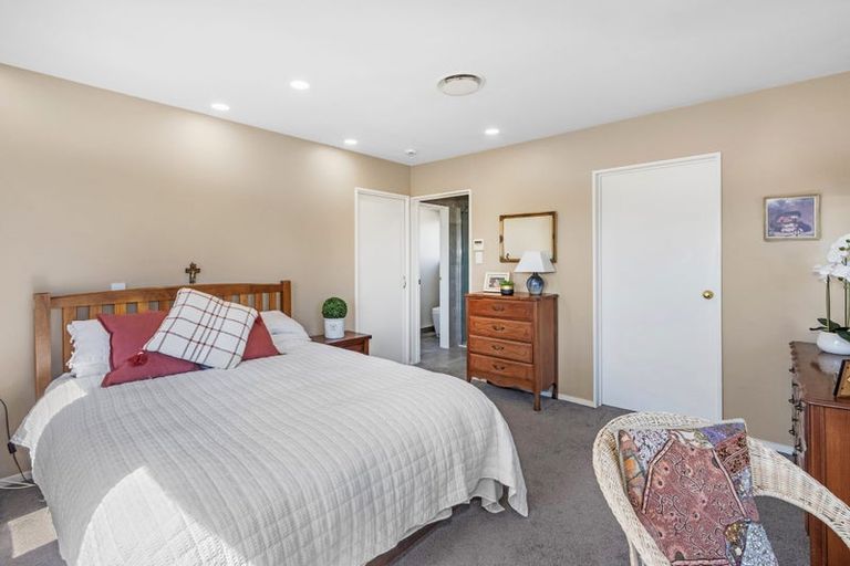 Photo of property in 29 Greystoke Lane, Avonhead, Christchurch, 8042