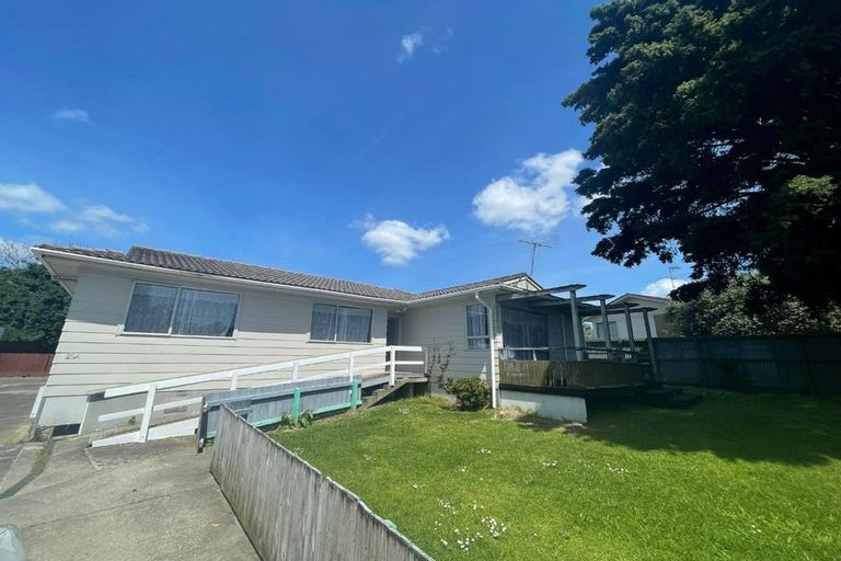 Photo of property in 1/29 Becker Drive, Weymouth, Auckland, 2103