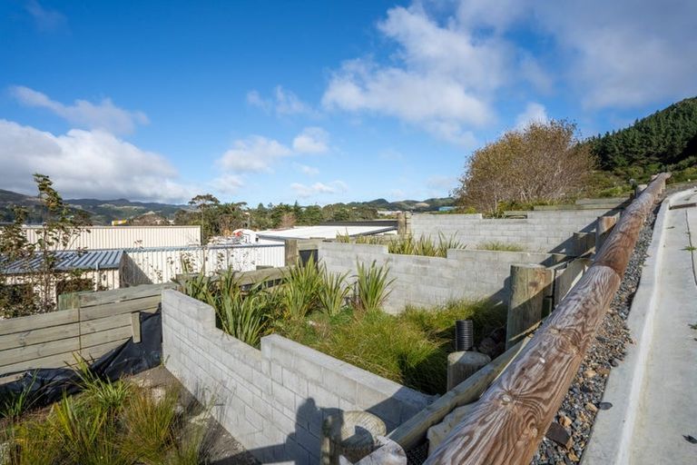 Photo of property in 42 Raiha Street, Kenepuru, Porirua, 5022