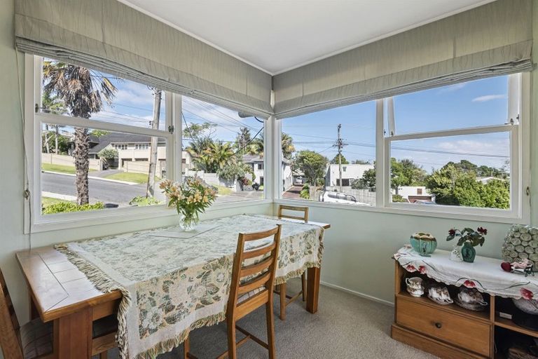 Photo of property in 53 Stanley Avenue, Milford, Auckland, 0620
