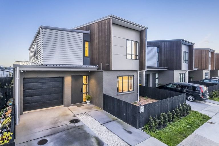 Photo of property in 58 Te Aparangi Road, Papakura, 2110