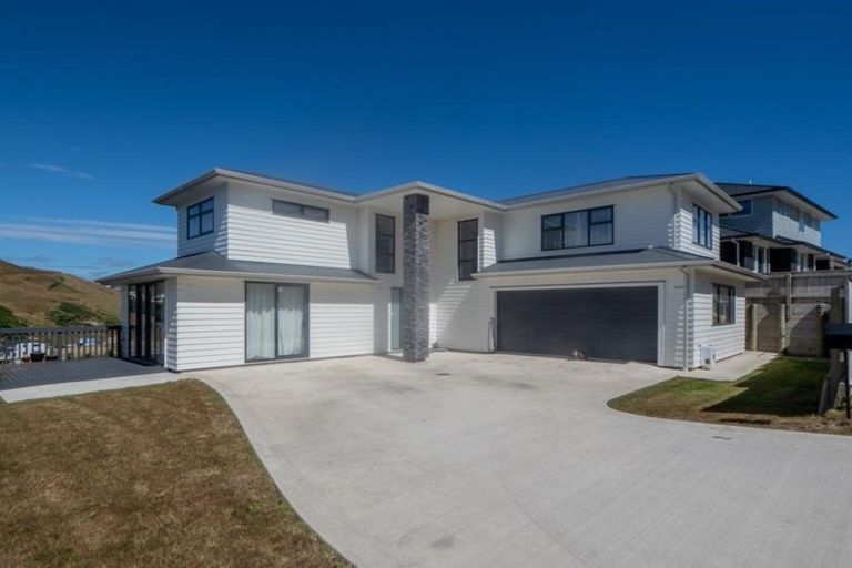 Photo of property in 36 Melksham Drive, Churton Park, Wellington, 6037