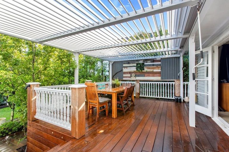 Photo of property in 15 Kingdale Road, Henderson, Auckland, 0610