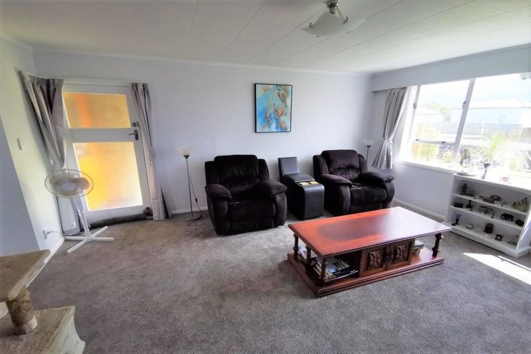 Photo of property in 42 Thyra Street, Dannevirke, 4930
