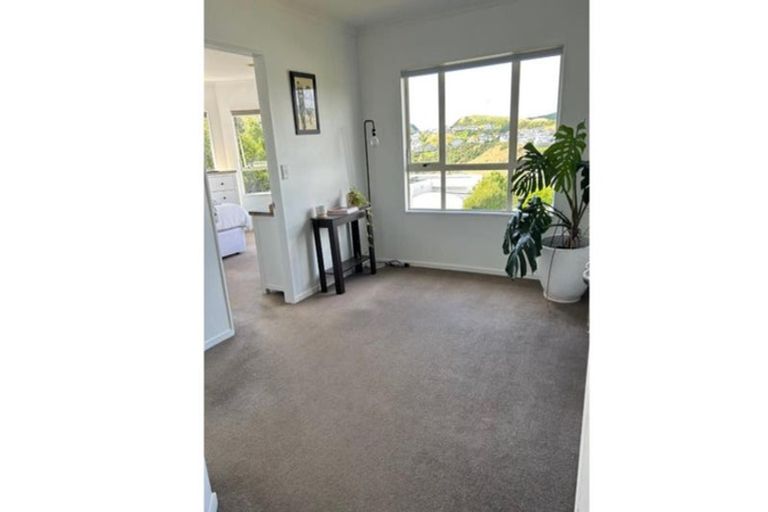 Photo of property in 40 Waverton Terrace, Churton Park, Wellington, 6037