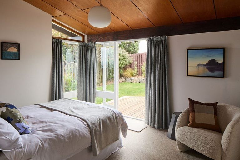 Photo of property in 76 Cannon Hill Crescent, Mount Pleasant, Christchurch, 8081