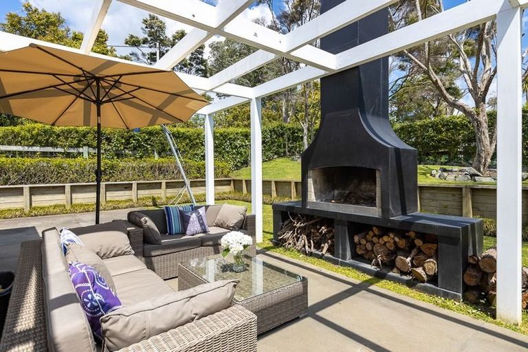 Photo of property in 373 Paremoremo Road, Paremoremo, Auckland, 0632