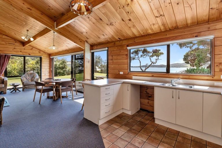 Photo of property in 121 Ohawini Road, Oakura, Hikurangi, 0184