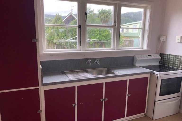 Photo of property in 5-6 Brown Grove, Fairfield, Lower Hutt, 5011