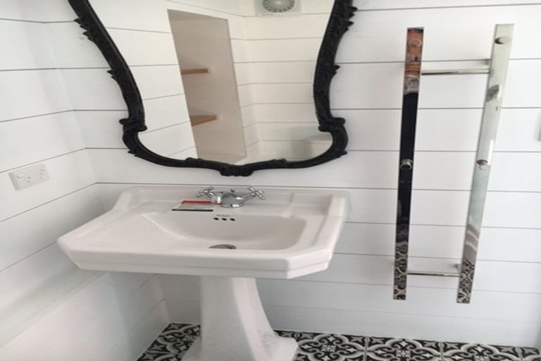 Photo of property in 3 Stafford Street, Mount Victoria, Wellington, 6011