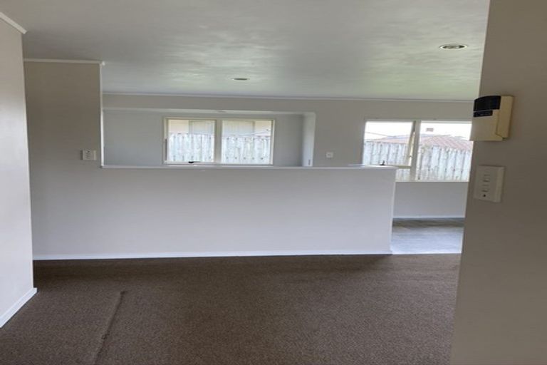 Photo of property in 4 Cretian Crescent, Henderson, Auckland, 0612