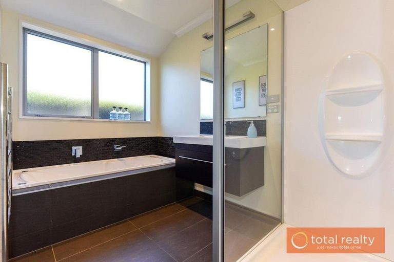 Photo of property in 11 Dunsford Close, Halswell, Christchurch, 8025