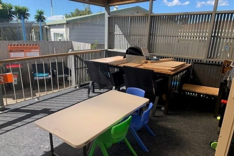 Photo of property in 17 Seaward Place, Wattle Downs, Auckland, 2103