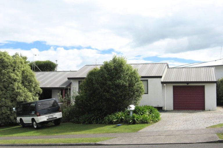 Photo of property in 2 Pelorus Street, Welcome Bay, Tauranga, 3112