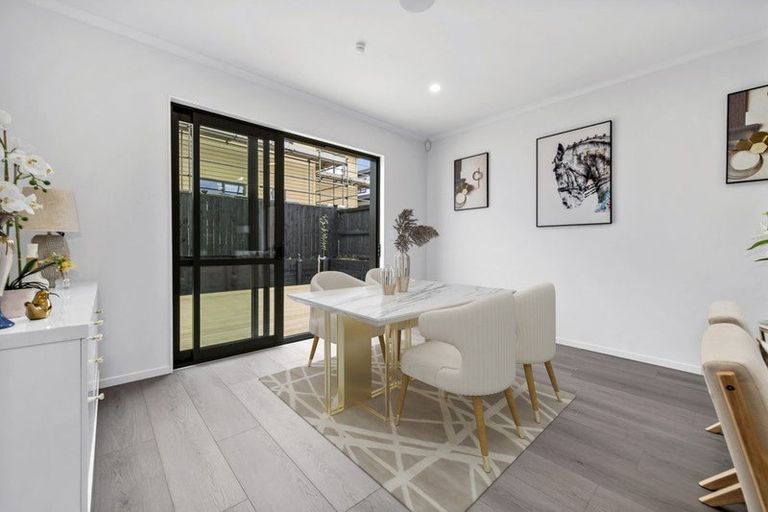 Photo of property in 8 Pineview Drive, Rosehill, Papakura, 2113