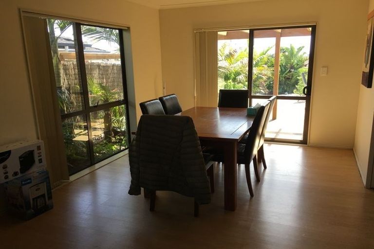 Photo of property in 37 Robin Brooke Drive, Flat Bush, Auckland, 2019