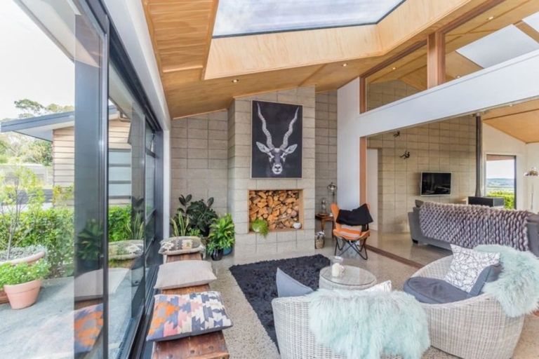 Photo of property in 141 Manakau Heights Drive, Manakau, Levin, 5573