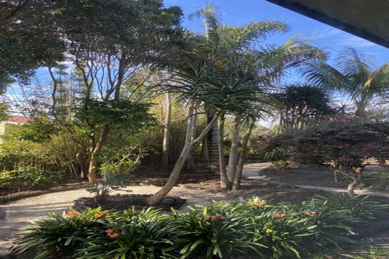 Photo of property in 2/3 Kaurilands Road, Titirangi, Auckland, 0604