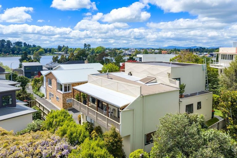 Photo of property in 135a Lake Crescent, Hamilton Lake, Hamilton, 3204